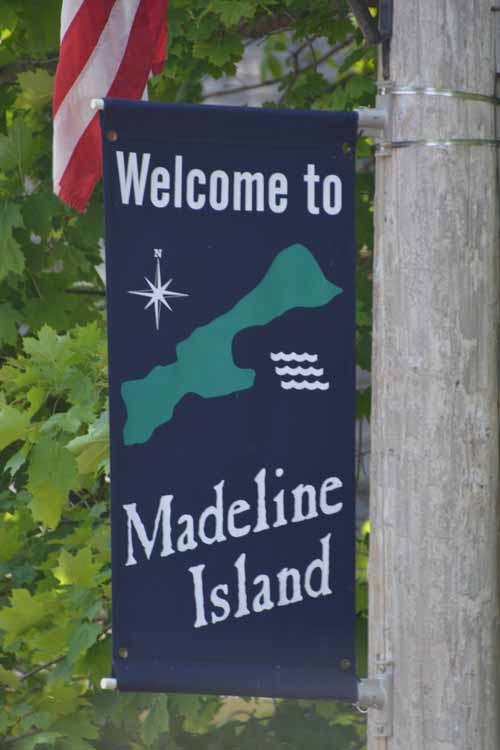 madeline island welcome sign
